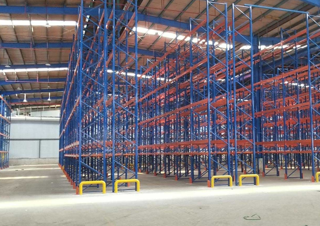 倉(cāng)儲(chǔ)貨架全解析：不同類(lèi)型的特點(diǎn)與適用場(chǎng)景